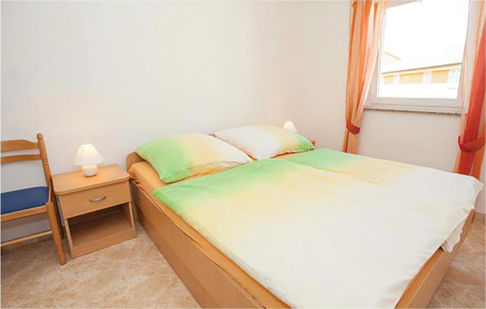 1 Bedroom Beautiful Apartment In Malinska Kültér fotó